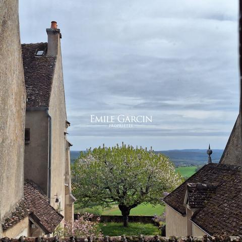 À VENDRE - Vézelay-Bourgogne 89- Hôtel particulier classé restauré-