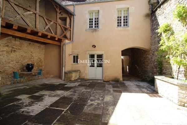 À VENDRE - Vézelay-Bourgogne 89- Hôtel particulier classé restauré-