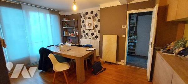 Appartement à Vendre à Laval (53000) en Mayenne (53)

Cet appartement d'une surface habitable...