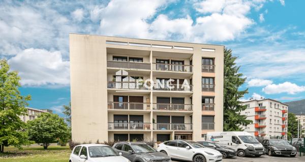 À vendre Appartement 2 pièces 65 m² - Saint-martin-d'hères 38400