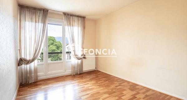 À vendre Appartement 2 pièces 65 m² - Saint-martin-d'hères 38400