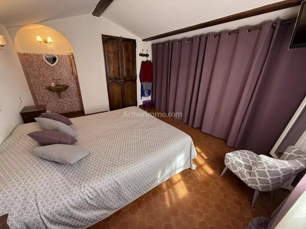 Vente                                                      Villa
                        
                     8 pièces                      214 m2                     à Clermont-l'Hérault