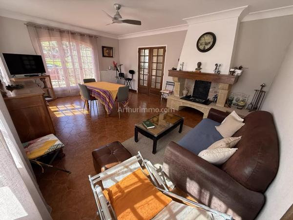 Vente                                                      Villa
                        
                     8 pièces                      214 m2                     à Clermont-l'Hérault