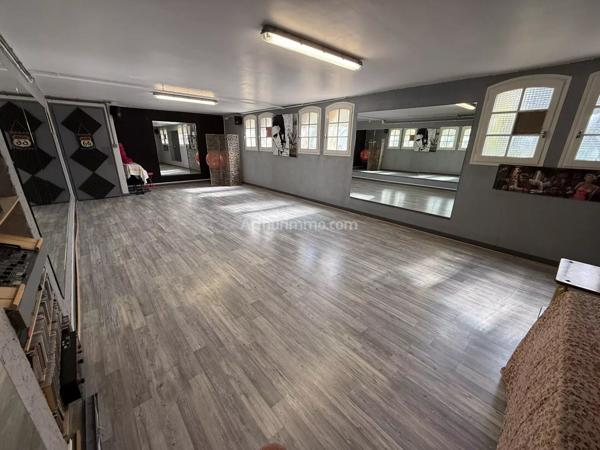Vente                                                      Villa
                        
                     8 pièces                      214 m2                     à Clermont-l'Hérault
