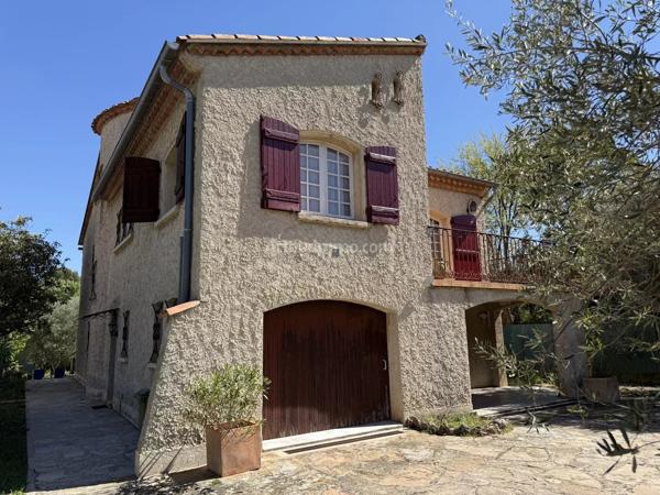 Vente                                                      Villa
                        
                     8 pièces                      214 m2                     à Clermont-l'Hérault
