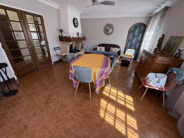 Vente                                                      Villa
                        
                     8 pièces                      214 m2                     à Clermont-l'Hérault