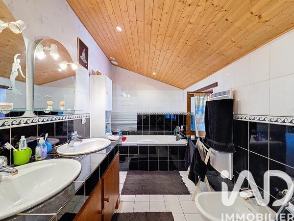 Maison à vendre 5 pièces 140 m² Le Brouilh-Monbert