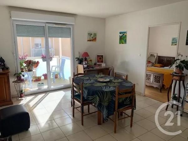 Appartement F2 à vendre  2 pièces - 47,79 m 2   DAX  - 40