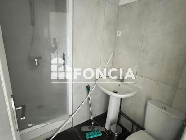 Location Studio meublé 25.5 m² - 25 RUE BLANCHEMAILLE PORTE 3 Roubaix 59100