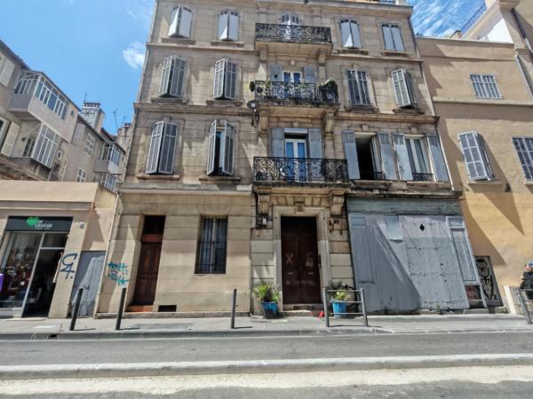 Appartement
         4 pièces
        - 77 m² Exclusivité 245 000 € *