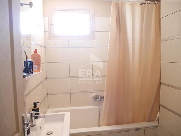 Dans  résidence sécurisée proche centre ville très bel appartement T4  de 79;5 m² + Loggia et cave