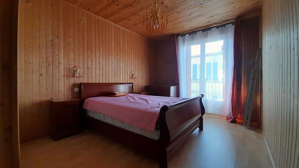 ROCHEFORT -  Maison à étage avec 3 chambres et garage  à 15 mn  à pied du centre-ville