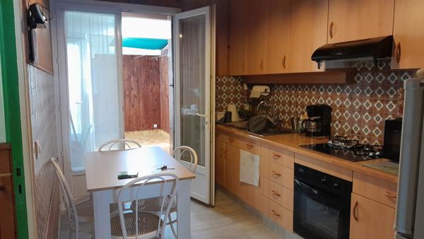 ROCHEFORT -  Maison à étage avec 3 chambres et garage  à 15 mn  à pied du centre-ville