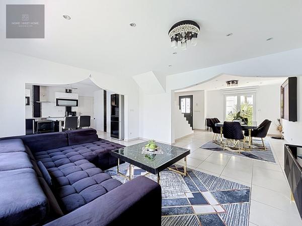 TRELAZE - ST BARTHÉLEMY Maison familiale 151 m2 vie de plain pied 4 chambres garage Trelaze