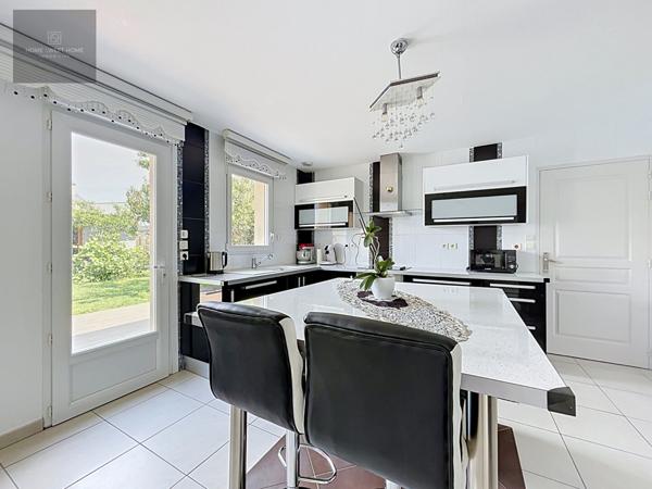 TRELAZE - ST BARTHÉLEMY Maison familiale 151 m2 vie de plain pied 4 chambres garage Trelaze