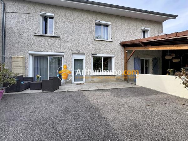 Vente                                                      Maison
                        
                     6 pièces                      135 m2                     à Bourgoin-Jallieu
