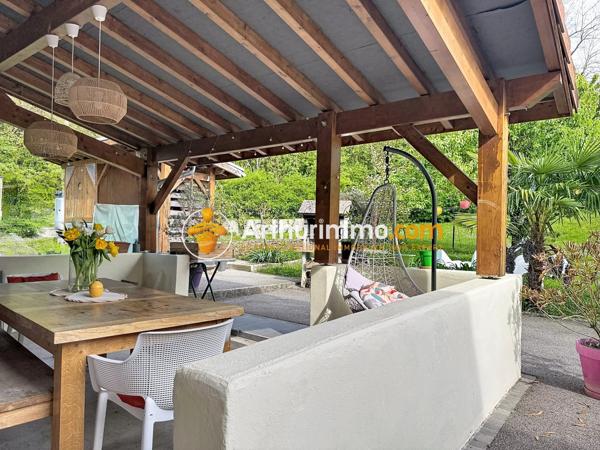 Vente                                                      Maison
                        
                     6 pièces                      135 m2                     à Bourgoin-Jallieu