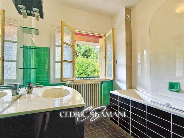 MAISON R+1 142M2, 4 CHAMBRE, DOUBLE SEJOUR, CUISINE, SDB, SALLE D EAU, 3 WC, JARDIN, GARAGE