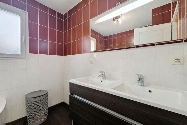 Maison Plain pied proche commerce sur 830 m² 335 000 €