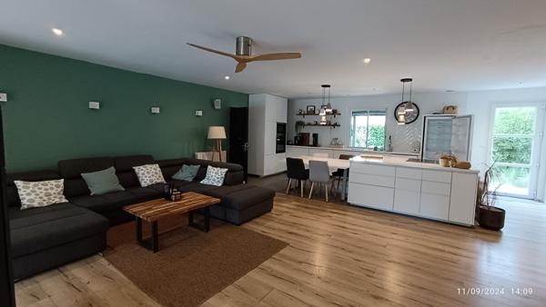 Maison à louer Pessac : 5 pièces, 109m² avec 4 chambre(s) à 2 092€ - AJP Immobilier Pessac