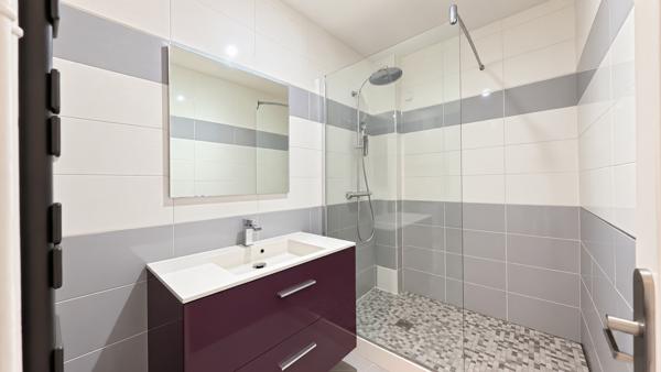 Appartement
         3 pièces
        - 65 m² Exclusivité 335 000 € *