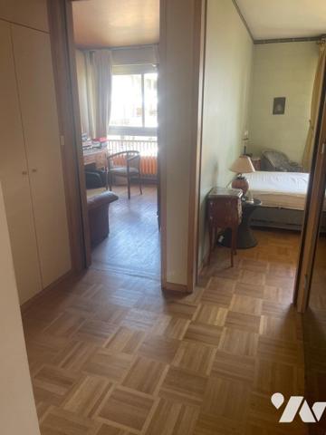 LYON 1er. T3 au 7ème étage + parking sous sol et cave.