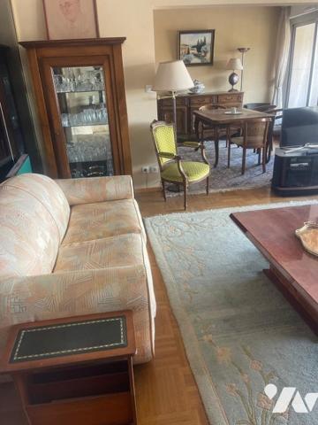 LYON 1er. T3 au 7ème étage + parking sous sol et cave.