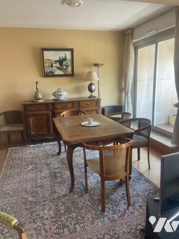 LYON 1er. T3 au 7ème étage + parking sous sol et cave.