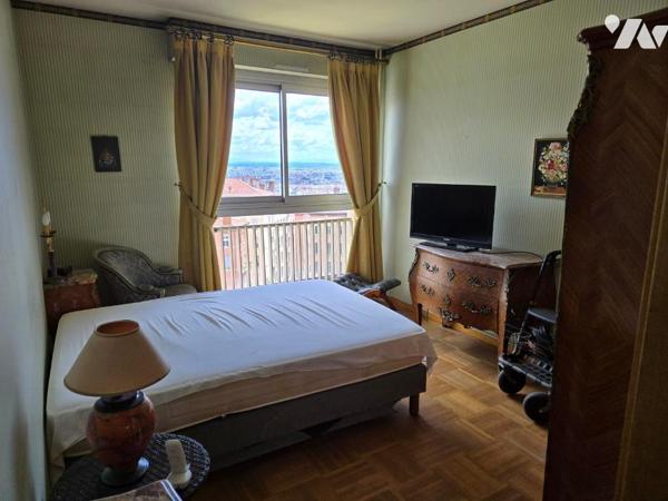 LYON 1er. T3 au 7ème étage + parking sous sol et cave.