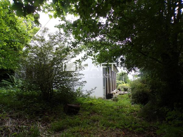 Vivable plain-pied et située dans un environnement verdoyant