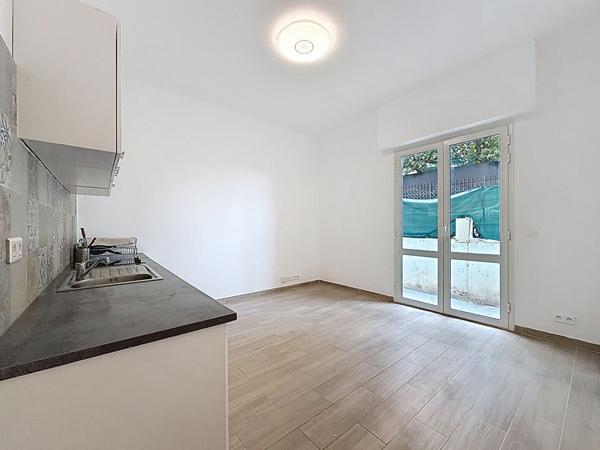 À louer  2 pièces lumineux de 34,35 m² avec terrasse - Saint-Philippe