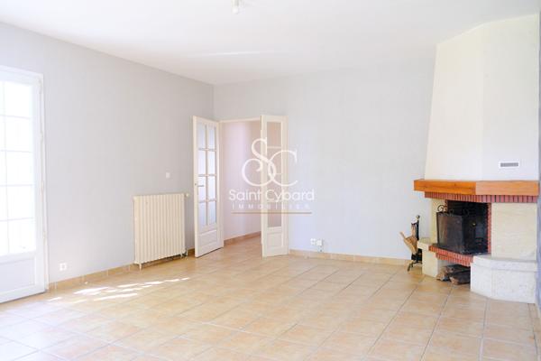Maison Hiersac 4 pièce(s) 105 m2 environ