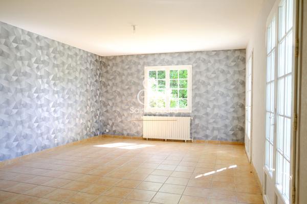 Maison Hiersac 4 pièce(s) 105 m2 environ