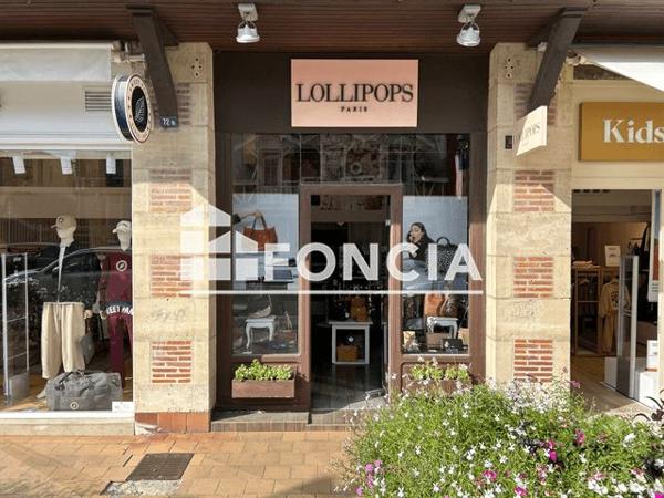 Location Local commercial 1 pièce 42.49 m² - 72-74 RUE DESIRE LE HOC Deauville 14800