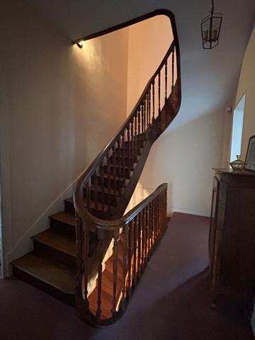 Maison - 8 pièces - 244 m²