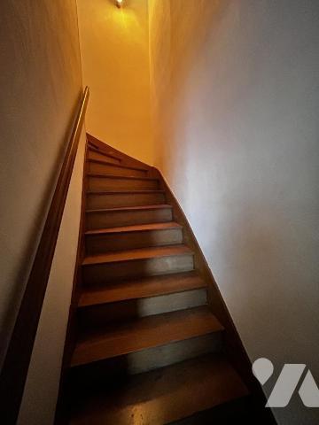 CHENOVE - Boulevard Bazin - Belle maison TYPE 6 des années 1930 avec petit local commercial loué