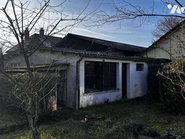 CHENOVE - Boulevard Bazin - Belle maison TYPE 6 des années 1930 avec petit local commercial loué