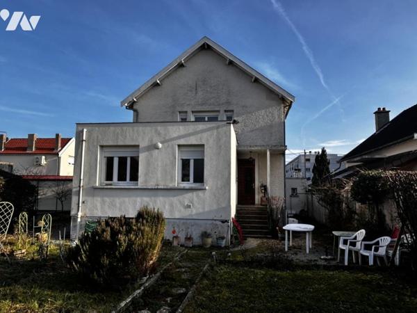 CHENOVE - Boulevard Bazin - Belle maison TYPE 6 des années 1930 avec petit local commercial loué