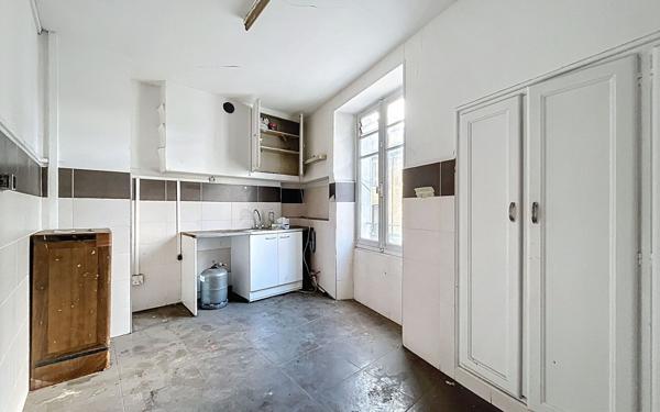 Immeuble à vendre    7 pièces • 250 m2 Bourg-lès-Valence