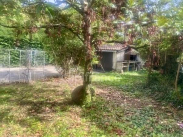 Maison et appartement à vendre, proche du centre de GREZIEU-LA-VARENNE.