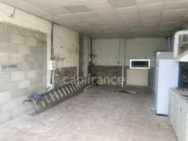 Maison et appartement à vendre, proche du centre de GREZIEU-LA-VARENNE.