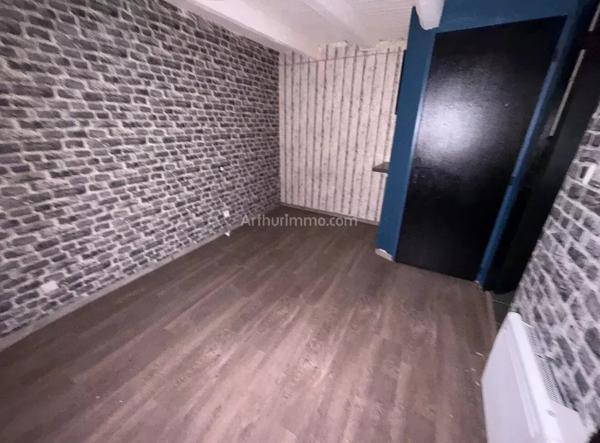 Vente                                                      Immeuble
                        
                     6 pièces                      119 m2                     à Canet