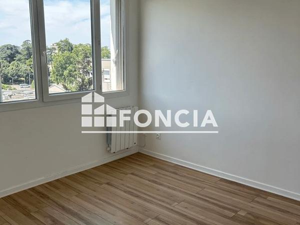 Location Appartement 2 pièces 45.79 m² - 6 PLACE RAOUL FOLLEREAU Bourgoin Jallieu 38300