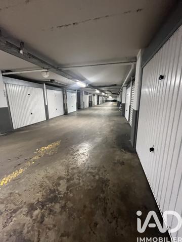 Parking à vendre 15 m² Évry