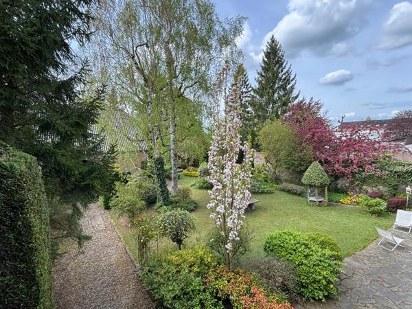 A VENDRE : MAISON DE MAÎTRE DE CHARME, 315 M², JARDIN ARBORÉ ET 5 DÉPENDANCES – 286 900 €