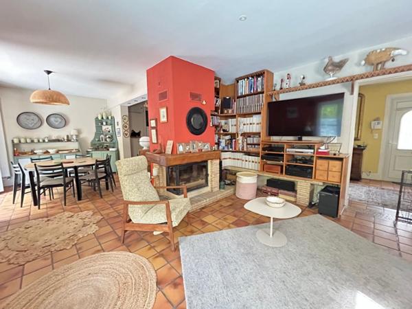 Blagnac  Spacieuse maison T7 avec piscine, à deux pas du centre-ville et des écoles