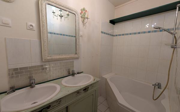 Appartement à vendre    5 pièces • 101,73 m2 Remoulins