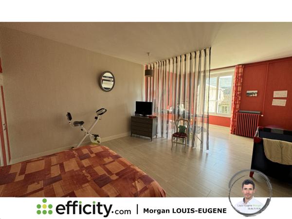 Maison
         10 pièces
        - 283 m² 191 000 € *