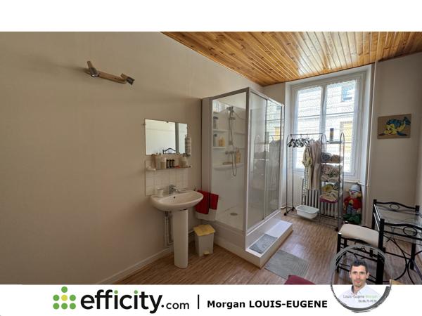 Maison
         10 pièces
        - 283 m² 191 000 € *