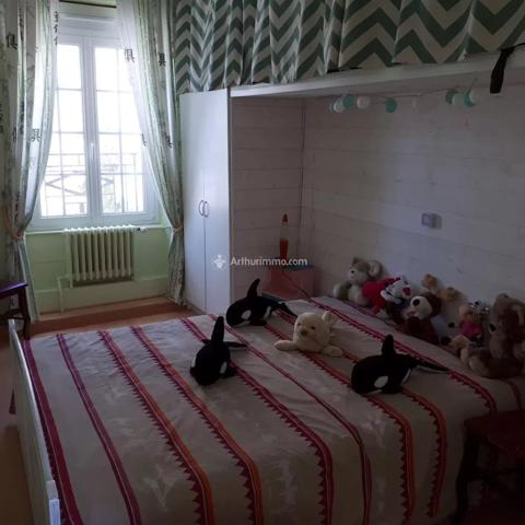 Vente Maison 9 pièces 180 m2 à Courcité